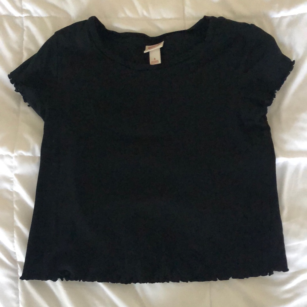 Cropped black tee